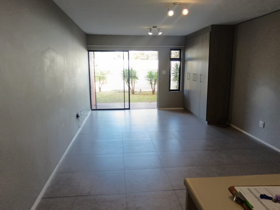 1 Bedroom Property for Sale in Nahoon Valley Park Eastern Cape